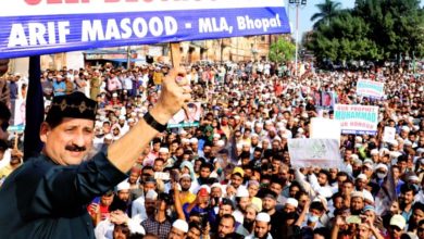 Photo of फ्रांस के राष्ट्रपति के खिलाफ भोपाल- मुंबई  में प्रदर्शन, कांग्रेस विधायक समेत 2000 पर मुकदमा दर्ज