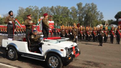 Photo of भारतीय सेना के मध्य कमान अलंकरण समारोह 2023 में जनरल कमांडिंग आफिसर लेफ्टिनेंट जनरल योगेंद्र डिमरी ने बांटे मेडल और पुरुस्कार