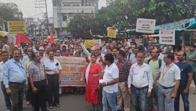 Photo of कटनी जबलपुर के कतमचरियो ने OPS की मांग की, मुख्यमंत्री के नाम ज्ञापन सौंपा