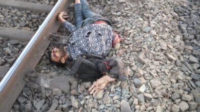 Photo of गोसलपुर थाना क्षेत्र के खजरी फाटक के पास अप ट्रैक पर ट्रेन से कटने के कारण एक युवक की मौत