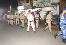 Photo of जबलपुर एसपी के निर्देश पर संवेदनशील क्षेत्रो में निकला फ्लैग मार्च