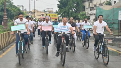Photo of नशा मुक्ति अभियान को लेकर स्वयं साईकिल लेकर निकले एसपी सहित अन्य अधिकारी