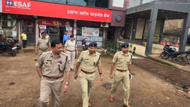 Photo of 14 करोड़ का सोना लूटने वालों की तलाश में जुटी 15 थानों की पुलिस, आईजी एसपी मौके पर