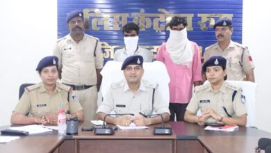 Photo of युवक दोस्त की पत्नी को भगा ले गया तो दादा की हत्या, हत्यारोपी पिता-पुत्र गिरफ्तार