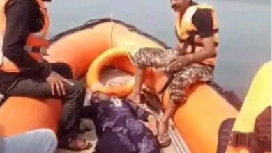 Photo of धनतेरस पर पति से मांगा ‘मंगलसूत्र’  नही मिलने पर महिला डॉक्टर ने नर्मदा मे लगाई छलाँग, मौत