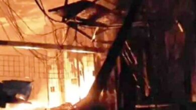 Photo of तीन मंजिल दुकान में भीषण आग, मशक्कत के बाद पाया आग पर काबू