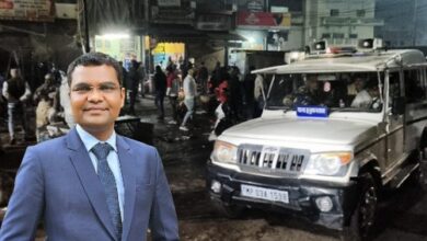 Photo of निगमायुक्त की सख्ती, शहर में पहली बार हुई, पुलिस बल के साथ देर रात मंडी मदार टेकरी सहित मुस्लिम बाहुल्य क्षेत्र में अतिक्रमण की कार्यवाही,