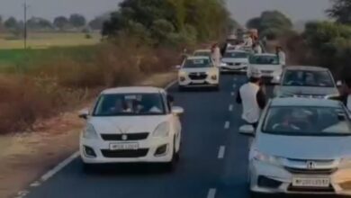 Photo of रोजा इफ्तार पार्टी के नाम पर हाईवे पर स्टंटबाजी, वीडियो वायरल होने पर सक्रिय हुई पुलिस