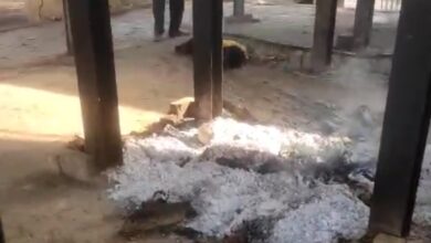 Photo of खितौला श्मशान घाट में सनसनी: युवक ने चिता पर लेटकर दी जान