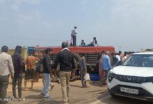 Photo of तेज रफ्तार बस ने ट्रैक्टर-ट्रॉली को मारी टक्कर, कई घायल