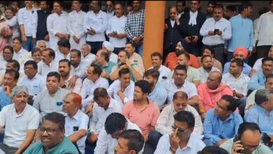 Photo of लाठीचार्ज विवाद : एफआईआर के विरोध में कांग्रेस का एसपी कार्यालय पर प्रदर्शन, गेट पार कर पहुंचे केबिन तक