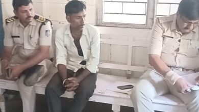Photo of घर में बंधे हाथों के साथ मिली महिला, हत्या का मामला दर्ज, पोस्टमार्टम रिपोर्ट से खुलेगा मौत का राज